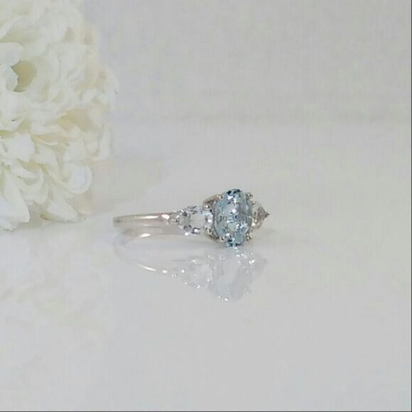 Aquamarine and White Topaz Ring 1.2 Carats tw Size 8-1/4 - Picture 2 of 7